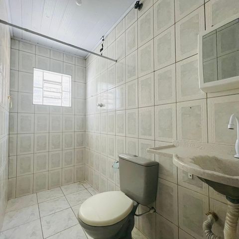 Casa à venda com 80m², 2 quartos e 1 vaga Casa à venda com 80m², 2 quartos e 1 vagaBanheiro 2