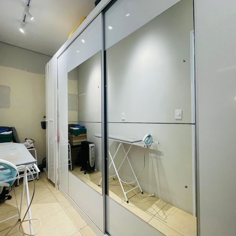 Casa à venda com 80m², 2 quartos e 1 vaga Casa à venda com 80m², 2 quartos e 1 vagaCloset