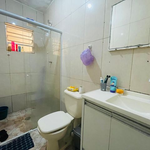 Casa à venda com 80m², 2 quartos e 1 vaga Casa à venda com 80m², 2 quartos e 1 vagaBanheiro 1