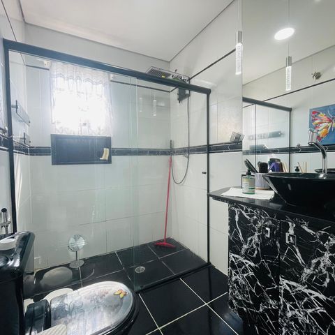 Casa à venda com 80m², 2 quartos e 1 vaga Casa à venda com 80m², 2 quartos e 1 vagaBanheiro 3