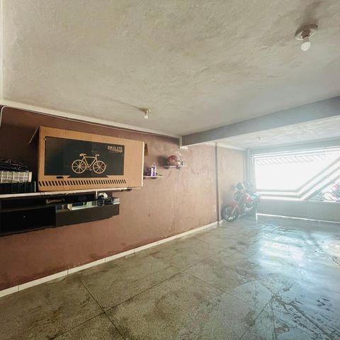 Casa à venda com 80m², 2 quartos e 1 vaga Casa à venda com 80m², 2 quartos e 1 vagaGaragem