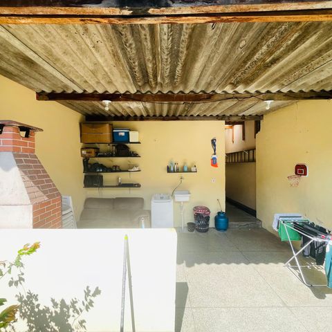 Casa à venda com 80m², 2 quartos e 1 vaga Casa à venda com 80m², 2 quartos e 1 vagaÁrea de Serviço