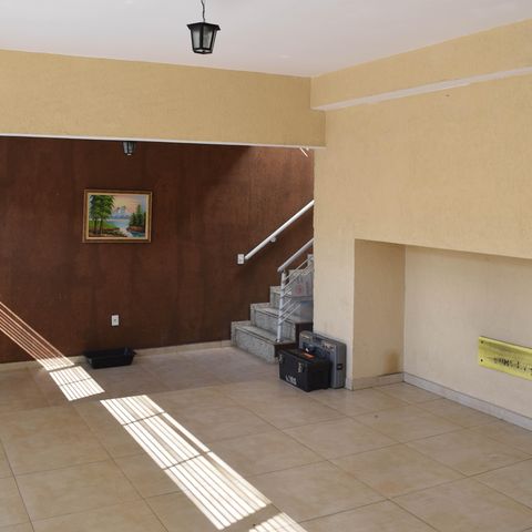Casa à venda com 252m², 4 quartos e 3 vagas Casa à venda com 252m², 4 quartos e 3 vagasGaragem