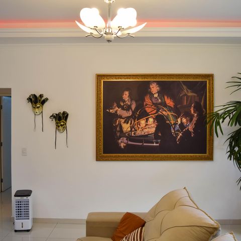 Casa à venda com 252m², 4 quartos e 3 vagas Casa à venda com 252m², 4 quartos e 3 vagasSala