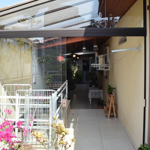 Casa à venda com 252m², 4 quartos e 3 vagas Casa à venda com 252m², 4 quartos e 3 vagasÁrea comum