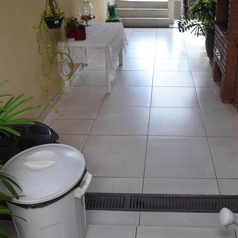 Casa à venda com 252m², 4 quartos e 3 vagas Casa à venda com 252m², 4 quartos e 3 vagasÁrea comum