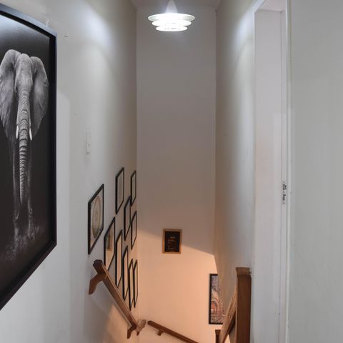 Casa à venda com 252m², 4 quartos e 3 vagas Casa à venda com 252m², 4 quartos e 3 vagasEscada