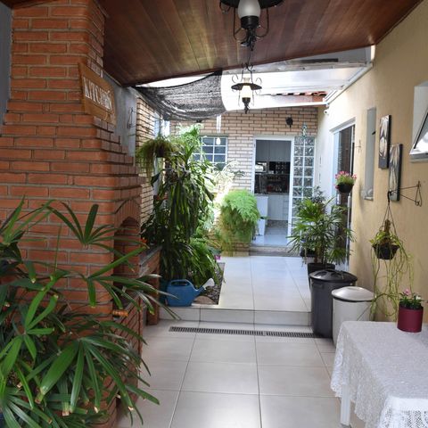 Casa à venda com 252m², 4 quartos e 3 vagas Casa à venda com 252m², 4 quartos e 3 vagasÁrea comum