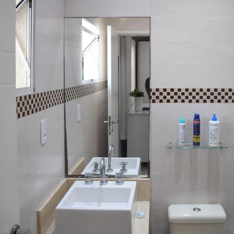 Casa à venda com 252m², 4 quartos e 3 vagas Casa à venda com 252m², 4 quartos e 3 vagasBanheiro Suíte 1