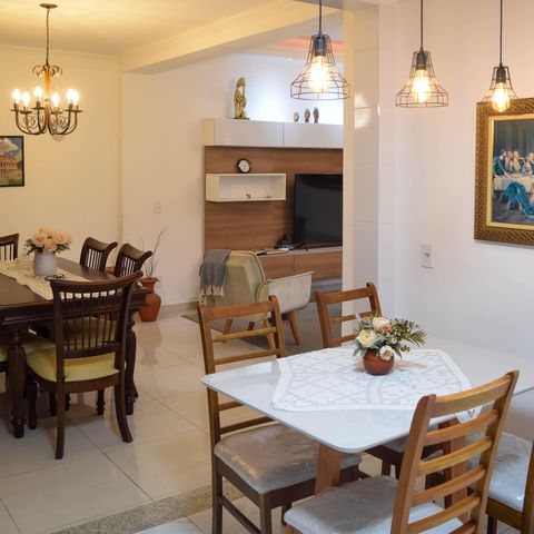 Casa à venda com 252m², 4 quartos e 3 vagas Casa à venda com 252m², 4 quartos e 3 vagasSala de Jantar