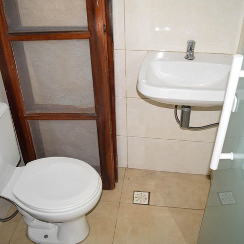 Casa à venda com 252m², 4 quartos e 3 vagas Casa à venda com 252m², 4 quartos e 3 vagasLavabo