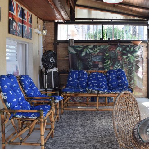 Casa à venda com 252m², 4 quartos e 3 vagas Casa à venda com 252m², 4 quartos e 3 vagasÁrea comum