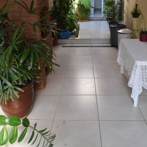 Casa à venda com 252m², 4 quartos e 3 vagas Casa à venda com 252m², 4 quartos e 3 vagasÁrea comum