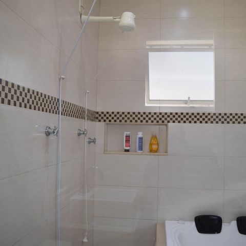 Casa à venda com 252m², 4 quartos e 3 vagas Casa à venda com 252m², 4 quartos e 3 vagasBanheiro Suíte 1