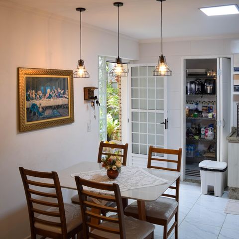 Casa à venda com 252m², 4 quartos e 3 vagas Casa à venda com 252m², 4 quartos e 3 vagasCozinha