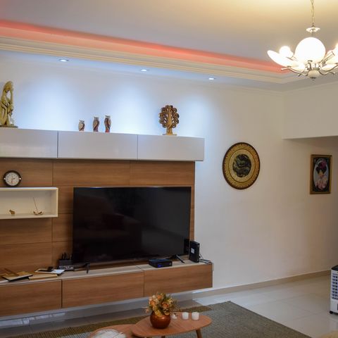 Casa à venda com 252m², 4 quartos e 3 vagas Casa à venda com 252m², 4 quartos e 3 vagasSala