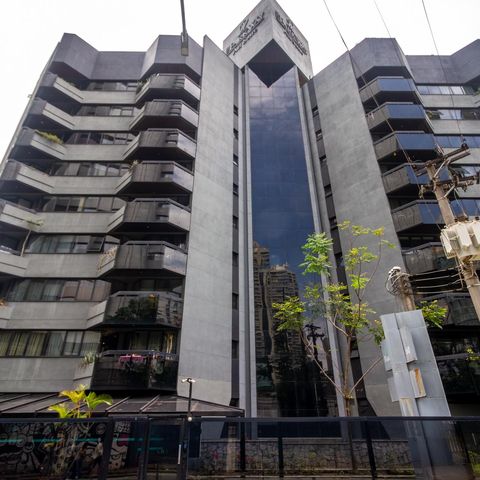 Studio à venda com 49m², 1 quarto e 1 vaga Studio à venda com 49m², 1 quarto e 1 vagaFachada