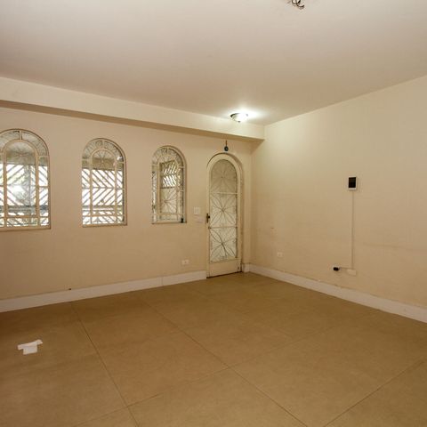 Casa à venda com 280m², 4 quartos e 2 vagasSala