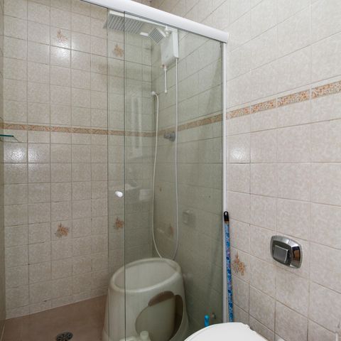 Casa à venda com 280m², 4 quartos e 2 vagasBanheiro da Suíte