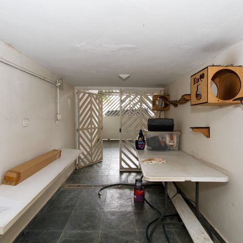 Casa à venda com 280m², 4 quartos e 2 vagasGaragem