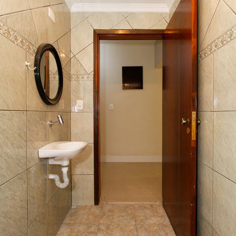 Casa à venda com 280m², 4 quartos e 2 vagasLavabo
