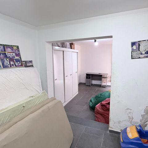 Casa à venda com 242m², 5 quartos e 4 vagas Casa à venda com 242m², 5 quartos e 4 vagasDepósito