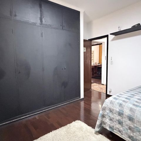Casa à venda com 242m², 5 quartos e 4 vagas Casa à venda com 242m², 5 quartos e 4 vagasQuarto 2