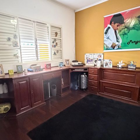 Casa à venda com 242m², 5 quartos e 4 vagas Casa à venda com 242m², 5 quartos e 4 vagasQuarto 3
