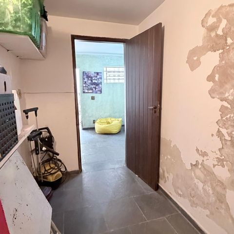 Casa à venda com 242m², 5 quartos e 4 vagas Casa à venda com 242m², 5 quartos e 4 vagasDepósito