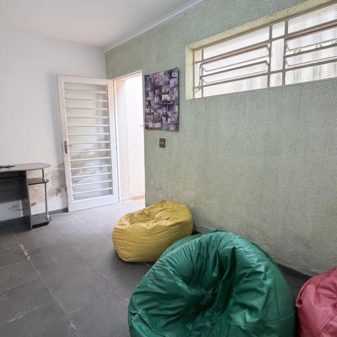 Casa à venda com 242m², 5 quartos e 4 vagas Casa à venda com 242m², 5 quartos e 4 vagasDepósito