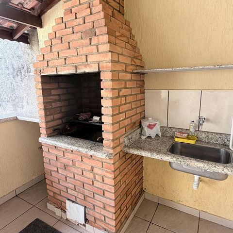 Casa à venda com 242m², 5 quartos e 4 vagas Casa à venda com 242m², 5 quartos e 4 vagasChurrasqueira