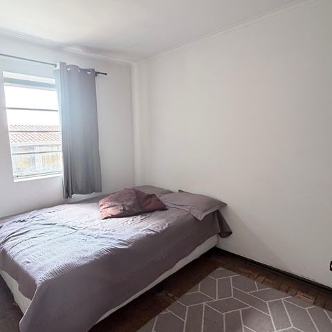 Casa à venda com 242m², 5 quartos e 4 vagas Casa à venda com 242m², 5 quartos e 4 vagasQuarto 4