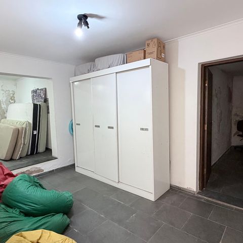 Casa à venda com 242m², 5 quartos e 4 vagas Casa à venda com 242m², 5 quartos e 4 vagasDepósito