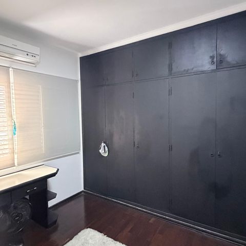 Casa à venda com 242m², 5 quartos e 4 vagas Casa à venda com 242m², 5 quartos e 4 vagasQuarto 2