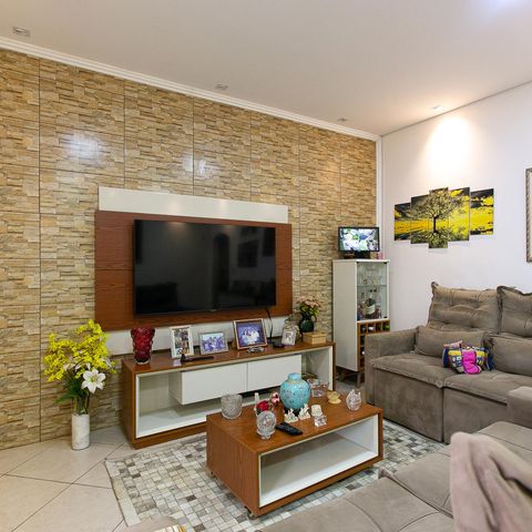 Casa à venda com 160m², 3 quartos e 3 vagas Casa à venda com 160m², 3 quartos e 3 vagasSala