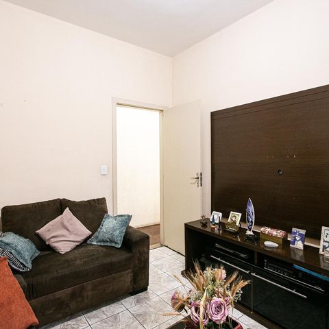 Casa à venda com 160m², 3 quartos e 3 vagas Casa à venda com 160m², 3 quartos e 3 vagasQuarto 2