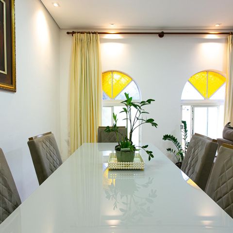 Casa à venda com 160m², 3 quartos e 3 vagas Casa à venda com 160m², 3 quartos e 3 vagasSala