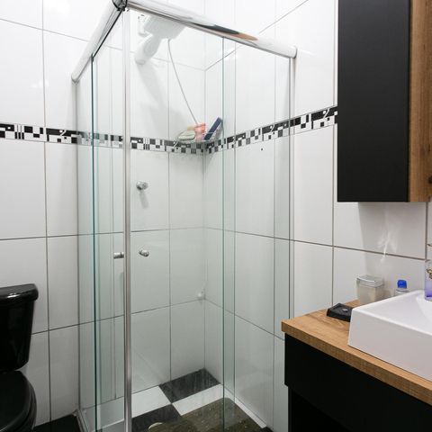 Casa à venda com 160m², 3 quartos e 3 vagas Casa à venda com 160m², 3 quartos e 3 vagasBanheiro da Suíte