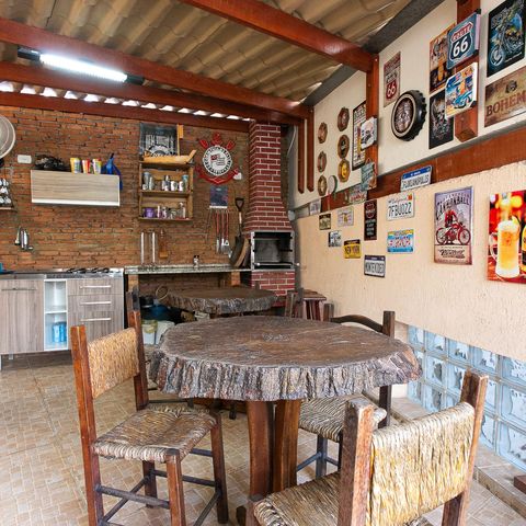 Casa à venda com 160m², 3 quartos e 3 vagas Casa à venda com 160m², 3 quartos e 3 vagasEspaço Gourmet