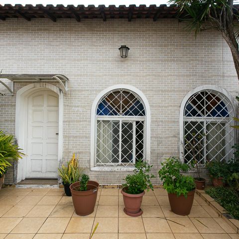 Casa à venda com 160m², 3 quartos e 3 vagas Casa à venda com 160m², 3 quartos e 3 vagasÁrea Externa