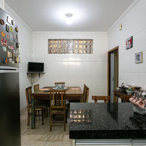 Casa à venda com 160m², 3 quartos e 3 vagas Casa à venda com 160m², 3 quartos e 3 vagasCozinha