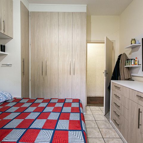Casa à venda com 160m², 3 quartos e 3 vagas Casa à venda com 160m², 3 quartos e 3 vagasSuíte