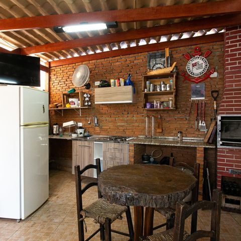 Casa à venda com 160m², 3 quartos e 3 vagas Casa à venda com 160m², 3 quartos e 3 vagasEspaço Gourmet