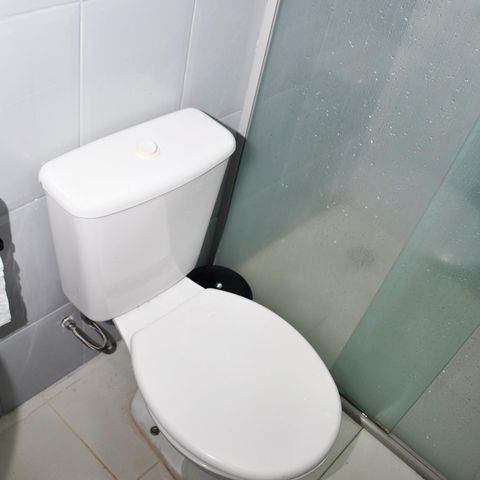 Casa à venda com 231m², 2 quartos e 2 vagas Casa à venda com 231m², 2 quartos e 2 vagasDetalhe - Banheiro Social