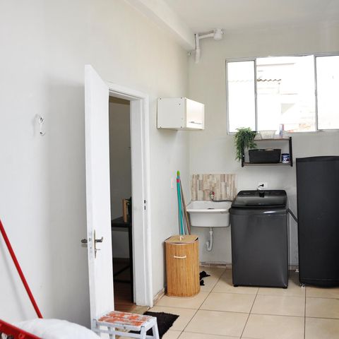 Casa à venda com 231m², 2 quartos e 2 vagas Casa à venda com 231m², 2 quartos e 2 vagasDetalhe - Área de Serviço