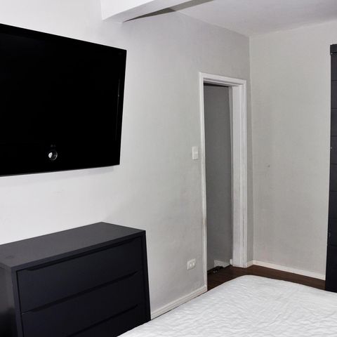 Casa à venda com 231m², 2 quartos e 2 vagas Casa à venda com 231m², 2 quartos e 2 vagasDetalhe - Quarto 01