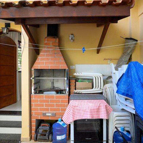 Casa à venda com 125m², 2 quartos e 2 vagas Casa à venda com 125m², 2 quartos e 2 vagasChurrasqueira