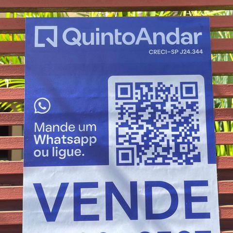 Casa à venda com 125m², 2 quartos e 2 vagas Casa à venda com 125m², 2 quartos e 2 vagasFachada+Placa