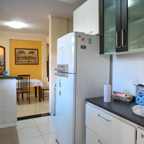 Casa à venda com 125m², 2 quartos e 2 vagas Casa à venda com 125m², 2 quartos e 2 vagasCozinha