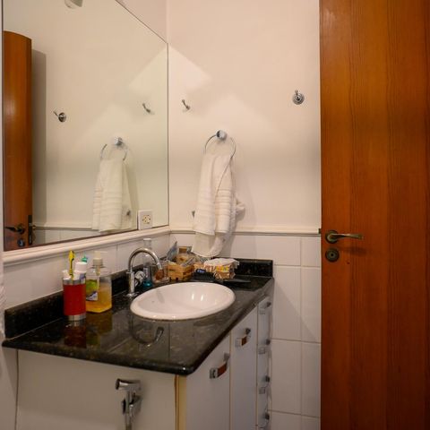 Casa à venda com 125m², 2 quartos e 2 vagas Casa à venda com 125m², 2 quartos e 2 vagasBanheiro Quarto 2 - Suite
